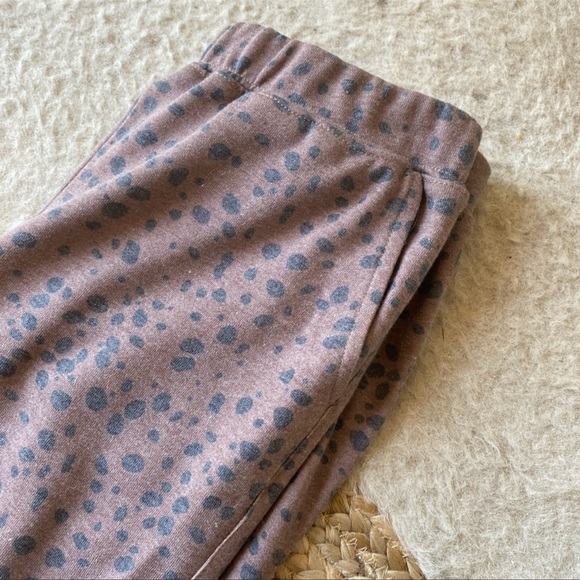 Spelesy Leopard Dot High Waisted Joggers - Picture 5 of 5
